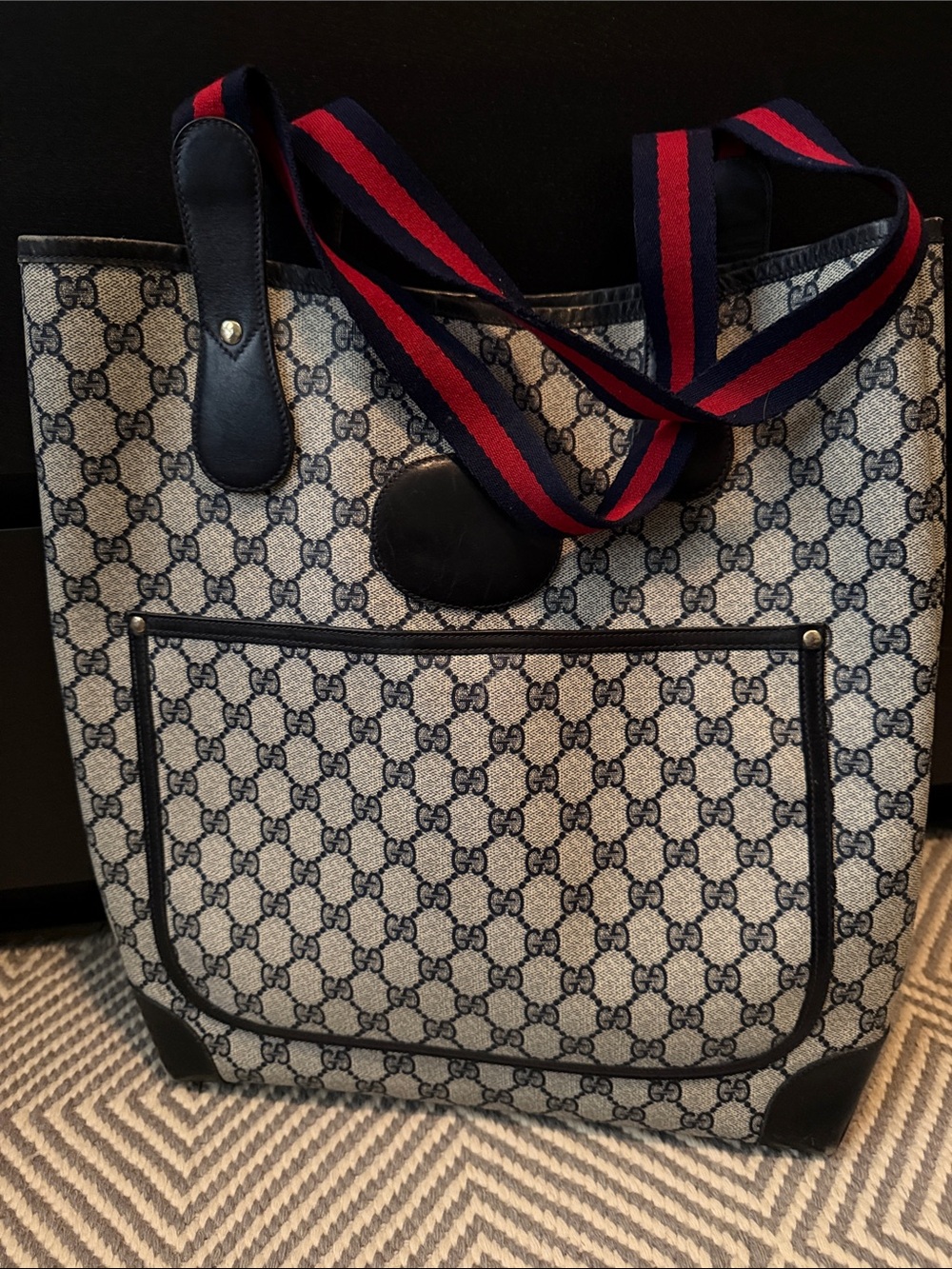 Gucci Beige & Navy GG Canvas Tote with Red and Blue Web Strap - Picture 2 of 11